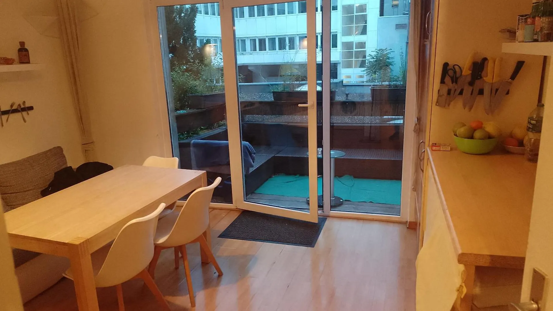 Zimmer In Weisshausstrasse In Einer Wohnung Köln Rum i privatbostad