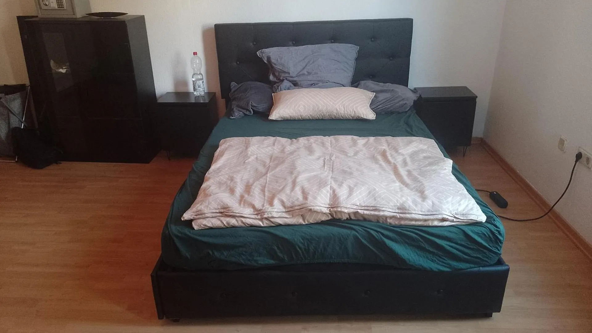 Zimmer In Weisshausstrasse In Einer Wohnung Köln Tyskland